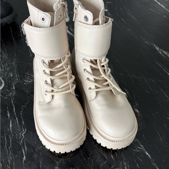 Zara Light Beige Chunky Combat Style Zipper Up Ankles Boots Size 35 Girls - Picture 3 of 6